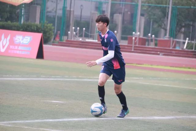 罗伯逊：每场比赛斯洛特都会改变球员职责