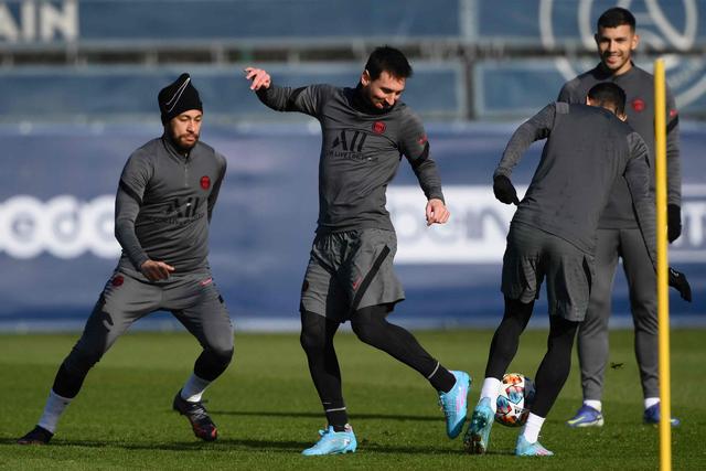 西卡25分布伦森31分 步行者克尼克斯3-3进抢七